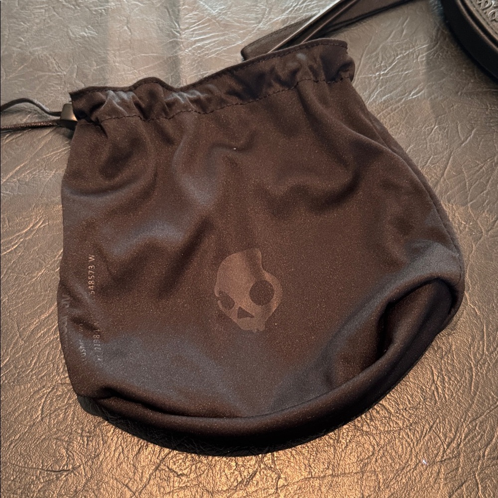 Juicy Couture Black Heart Wristlet with Rhinestone Logo, NWOT - Picture 7 of 7